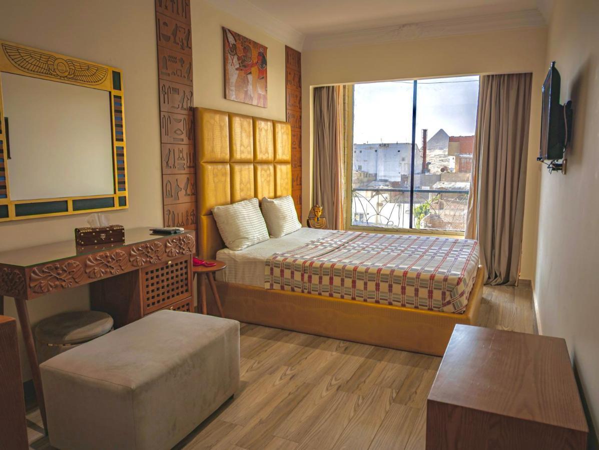 Sphinx Golden Gate Pyramids 4*